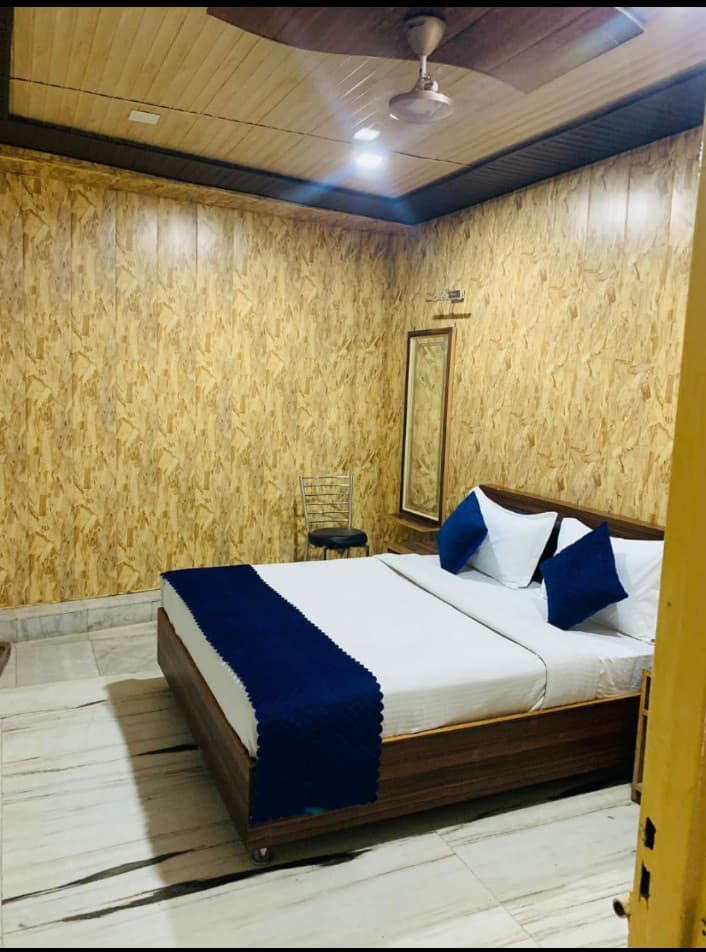 Room Image 3